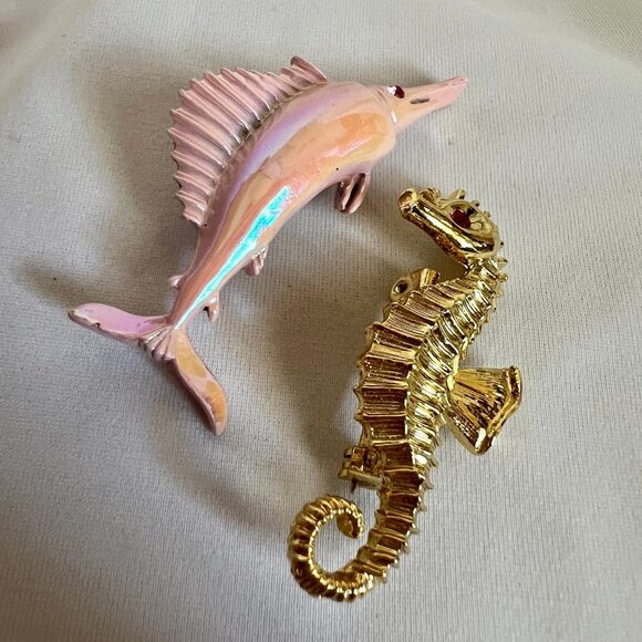 Vintage Costume Sea Animal Seahorse Swordfish Estate Pin Brooch Set of 2 - Picture 2 of 5